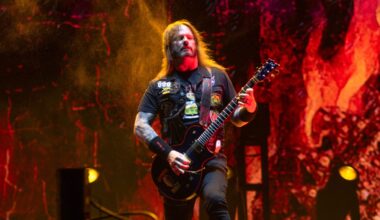 "Olemme kiertävä pop-up -kauppa" - Gary Holt puhuu kiertue-elämän taloudellisista realiteeteista