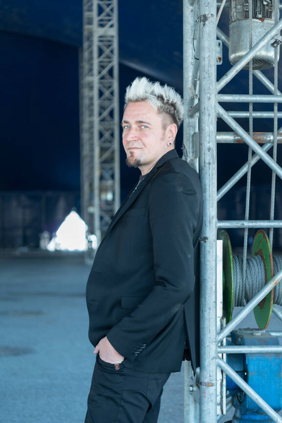 Kalle Keskinen lupaa järjestää Helsingin Kaivopuistoon kunnon festivaalit. – Siitä rakennetaan festivaalien 'mersua', Kalle lupaa.