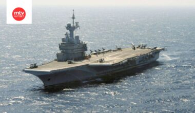 Kuvassa ranskalainen lentotukialus Charles de Gaulle.