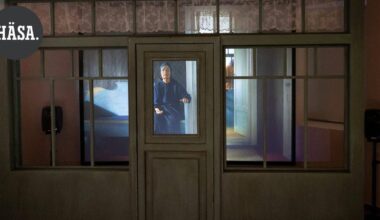 Pieni maalaus voi synnyttää elokuvan verran tarinoita – Taiteiden ­välisen yhteistyön helmet ovat nyt esillä Hämeenlinnan taidemuseossa | Paikalliset