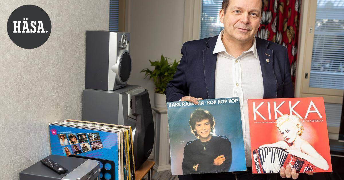 Tätä et tiennyt demarivaltuutettu Mika Einiöstä: Hätilän Ismo Laitela fanittaa iskelmää ja hänellä on salattu ura tv:ssä | Paikalliset