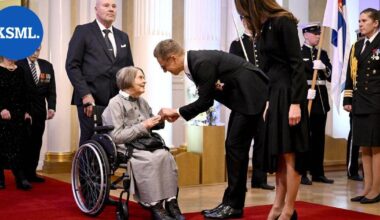 Stubbit ottivat veteraanit ja lotat vastaan Presidentinlinnassa, katso kuvat | Uutissuomalainen