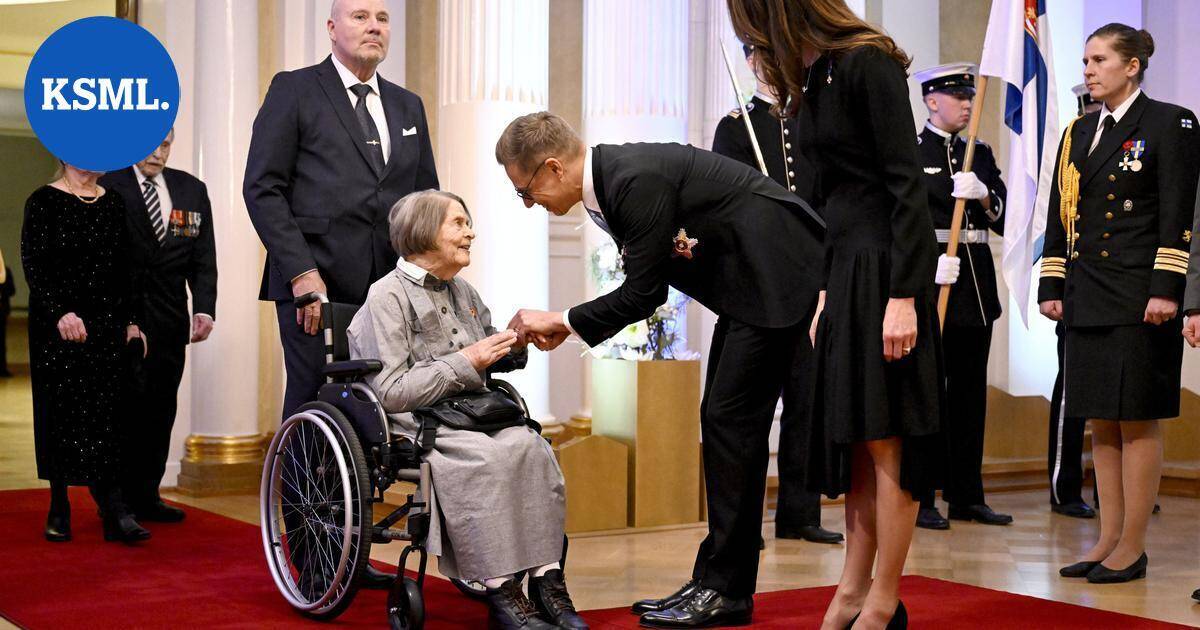 Stubbit ottivat veteraanit ja lotat vastaan Presidentinlinnassa, katso kuvat | Uutissuomalainen