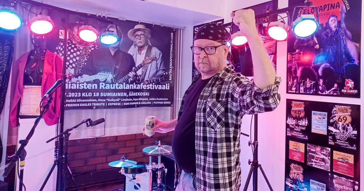 Äänekoskelaista rockmusiikin historiaa koottiin näyttelyyn: "Jos musiikille antaa pikkusormen, menee koko tyyppi" | Paikalliset