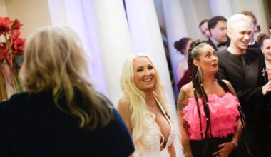 Hämptonissa puhutaan | Susanna Penttilä pukeutui rohkeasti Vanajanlinnaan – eikä ollut suinkaan ainoa | Paikalliset