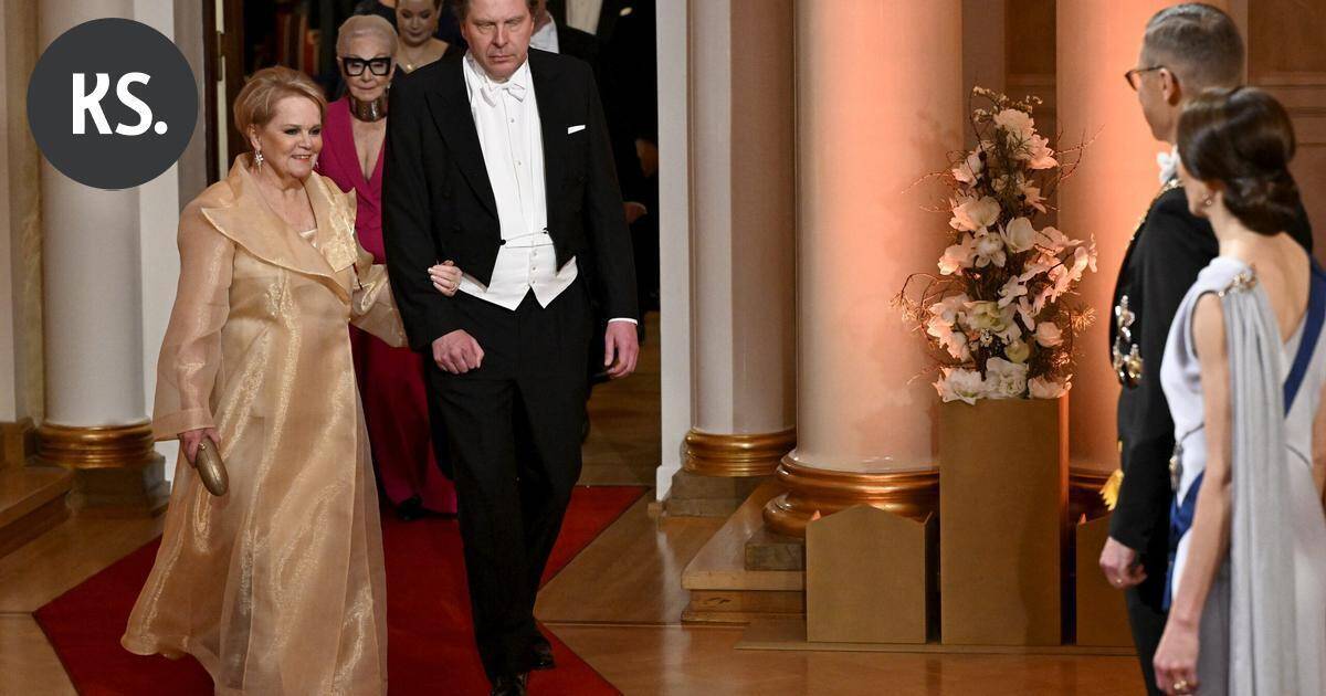 Katri Helena oli illan ensimmäinen kättelijä – "Kiva saada muistojen helminauhaan tällainen juttu" | Uutissuomalainen