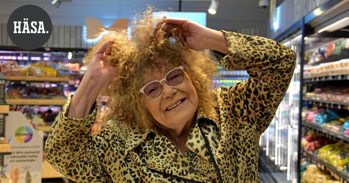 Hausjärvellä nyt asuva Anita Hirvonen, 79, kulki lastenkodista iskelmätähdeksi | Paikalliset