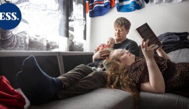 Vuoden 2025 kuvat | Ren-vauvasta kasvatetaan lukutoukka – katso tästä ESS:n valokuvaajien kuvakooste | Päijät-Häme