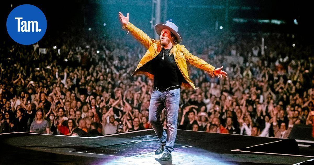 Yhteistyötä Bonon, Claptonin, Adamsin ja Pavarottin kanssa – Maailman suurimpiin bluesrock-nimiin kuuluva mies Tampere-taloon | Paikalliset