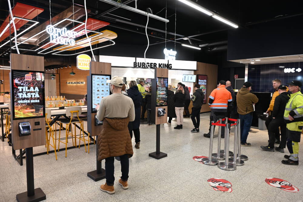 Paimiossa jonotettiin burgereita - SSS.fi