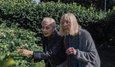 Seela Sella ja Leena Uotila ampuvat vitsit parhaiden stand up -koomikoiden tarkkuudella Teräsleidien jatko-osassa