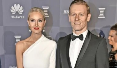 Mikael Forssell hämmästelee Metti-vaimonsa rohkeaa asuvalintaa - katso video!