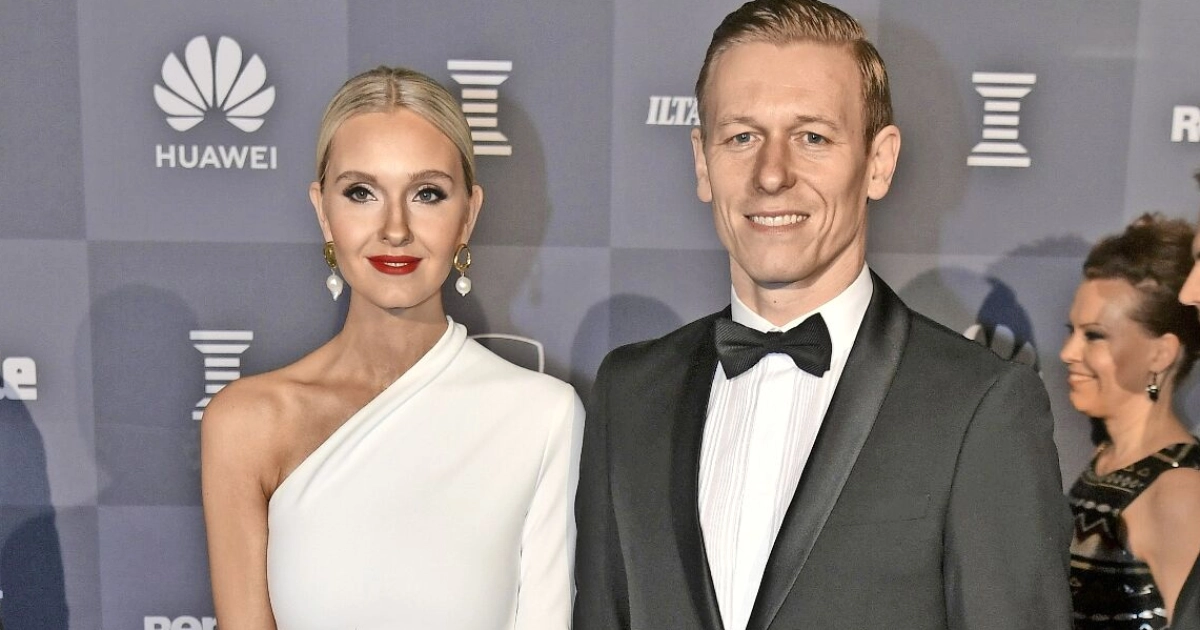 Mikael Forssell hämmästelee Metti-vaimonsa rohkeaa asuvalintaa - katso video!