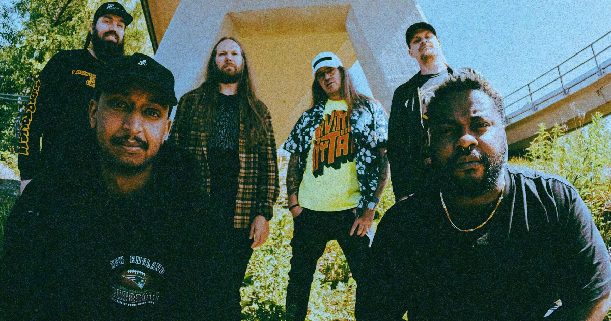 Lähiöbotox: African Metal Tour – Lähiöbotoxin kiertue vie Viki Konssin eli Seksikkään-Suklaan synnyinmaahansa