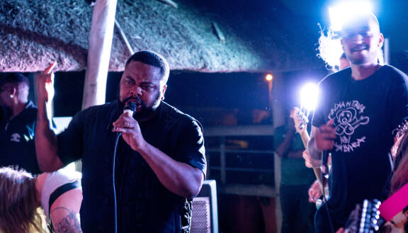 Afrikan turneella nähdään Lähiöbotoxin ensimmäiset ulkomaankeikat.