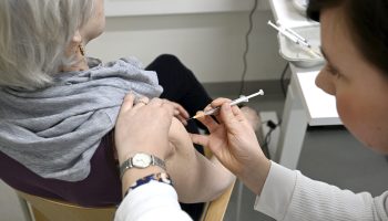 Nyt se on tutkittu: näin koronarokote pelasti suomalaisia - Demokraatti.fi