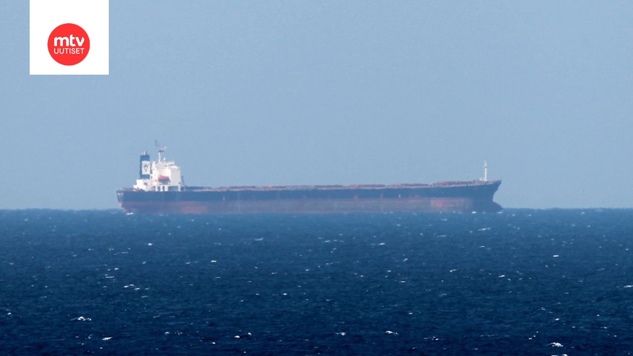 Iranin viranomaiset kertovat takavarikoineensa salakuljetustankkerin. Kuvituskuva.