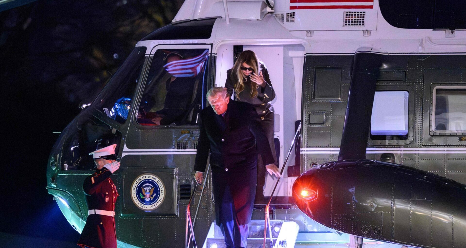 Venezuelan tilanne kiristyy - Donald Trump kutsui kabinettinsa koolle