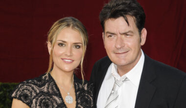 Charlie Sheenin ex-vaimo vaatii jättisummaa oikeusteitse ja hän haluaa sen heti