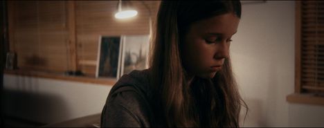 Siljan (Helga Temonen) rooli jää elokuvan lopussa äidin tarinan jalkoihin.