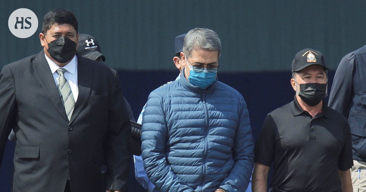 Trump armahtaa ex-presidentin, joka toi Yhdysvaltoihin 500 tonnia kokaiinia