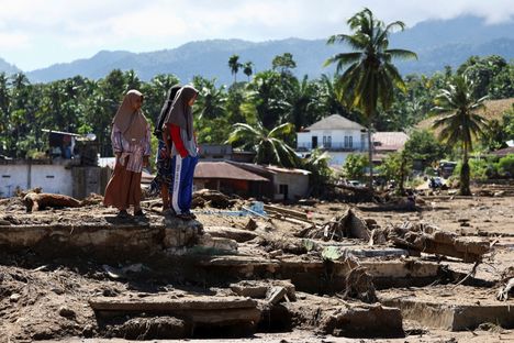 Tulvat ovat koetelleet kolmea provinssia Indonesian Sumatran saarella.
