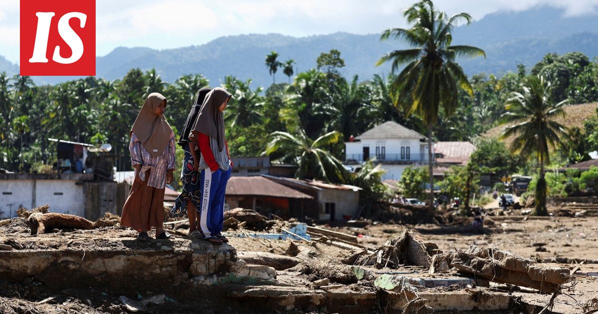 Kahden syklonin aiheuttamat tulvat surmanneet yli 1 000 ihmistä Aasiassa
