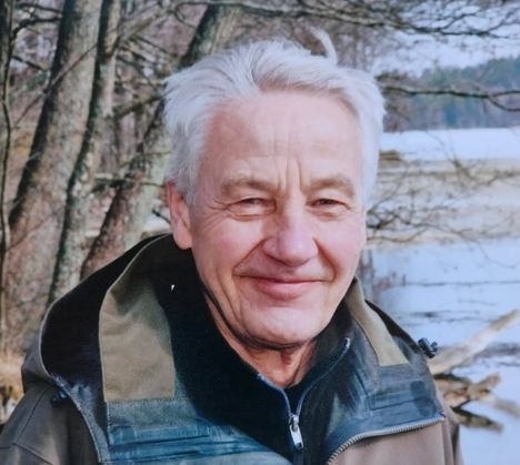 Mauno Haapala ihmettelee hätäisiä hiihtäjiä.