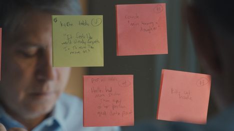 CBS-kanavan Steve Hartman tunnetaan Yhdysvalloissa positiivisia uutisia kertovana toimittajana. Kouluampumisten uhrien huoneiden kuvaaminen alkoi hänen omana projektinaan.