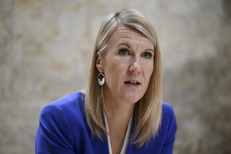 Ympäristö- ja ilmastoministeri Sari Multala (kok) kuvattuna 11. joulukuuta 2024. Tuolloin hän toimi tiede- ja kulttuuriministerinä.