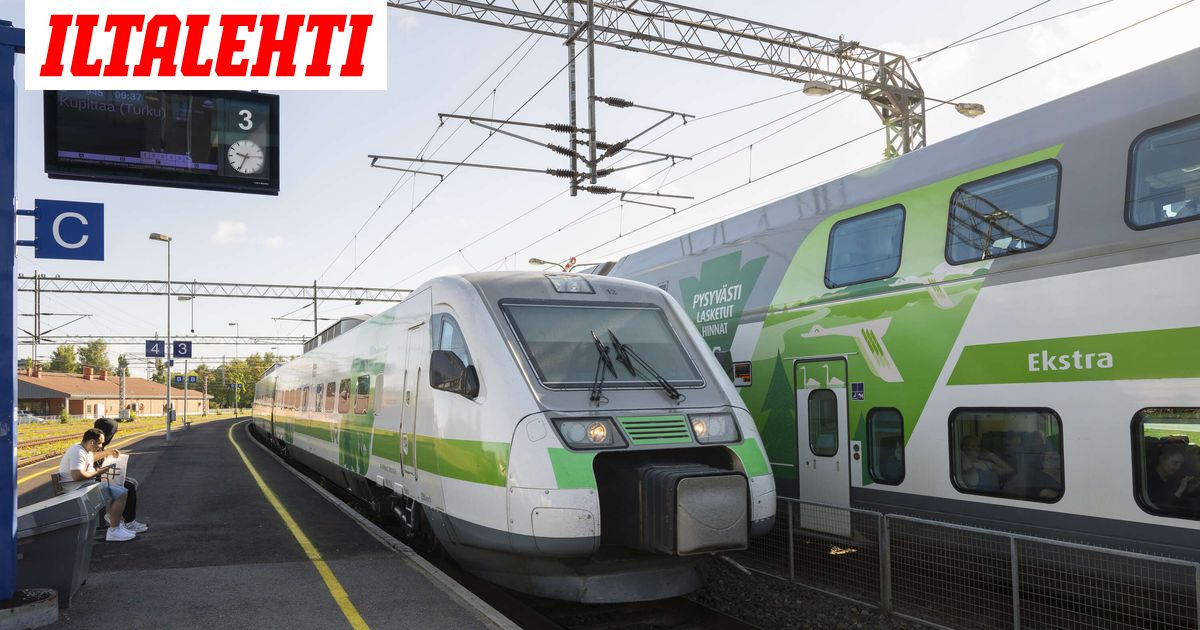 Kirkkonummi pullikoi Tunnin junaa vastaan