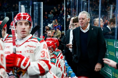 Doug Sheddenin luotsaama Sport pitää jumbopaikkaa.