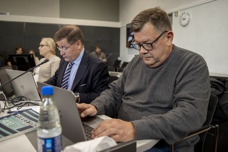 Jens Kukka (nyk. Ihle) Varsinais-Suomen käräjäoikeuden istunnossa.