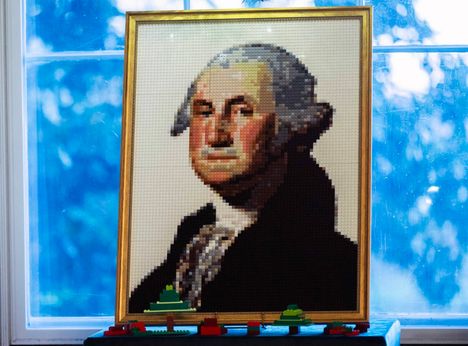 Valkoisen talon virallisiin joulukoristeisiin kuuluu muun muassa legopalikoista koostettu George Washington.