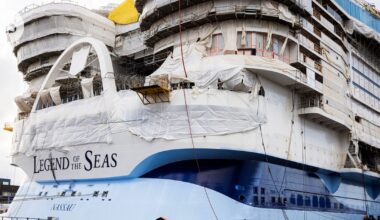 Rakenteilla olevassa Legend of the Seas -risteilijässä syttyi tulipalo