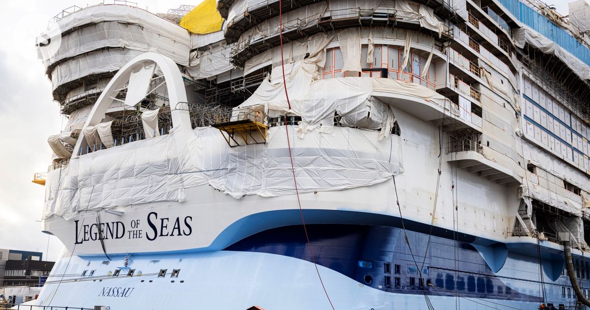 Rakenteilla olevassa Legend of the Seas -risteilijässä syttyi tulipalo