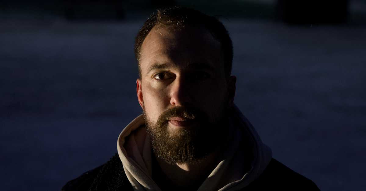 Häpeä vei nuoren Joona Keskitalon tuhoisaan elämään – nyt kirjailija ymmärtää tunteitaan paremmin | Puoli seitsemän