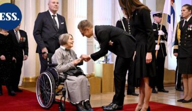 Stubbit ottivat veteraanit ja lotat vastaan Presidentinlinnassa, katso kuvat | Uutissuomalainen