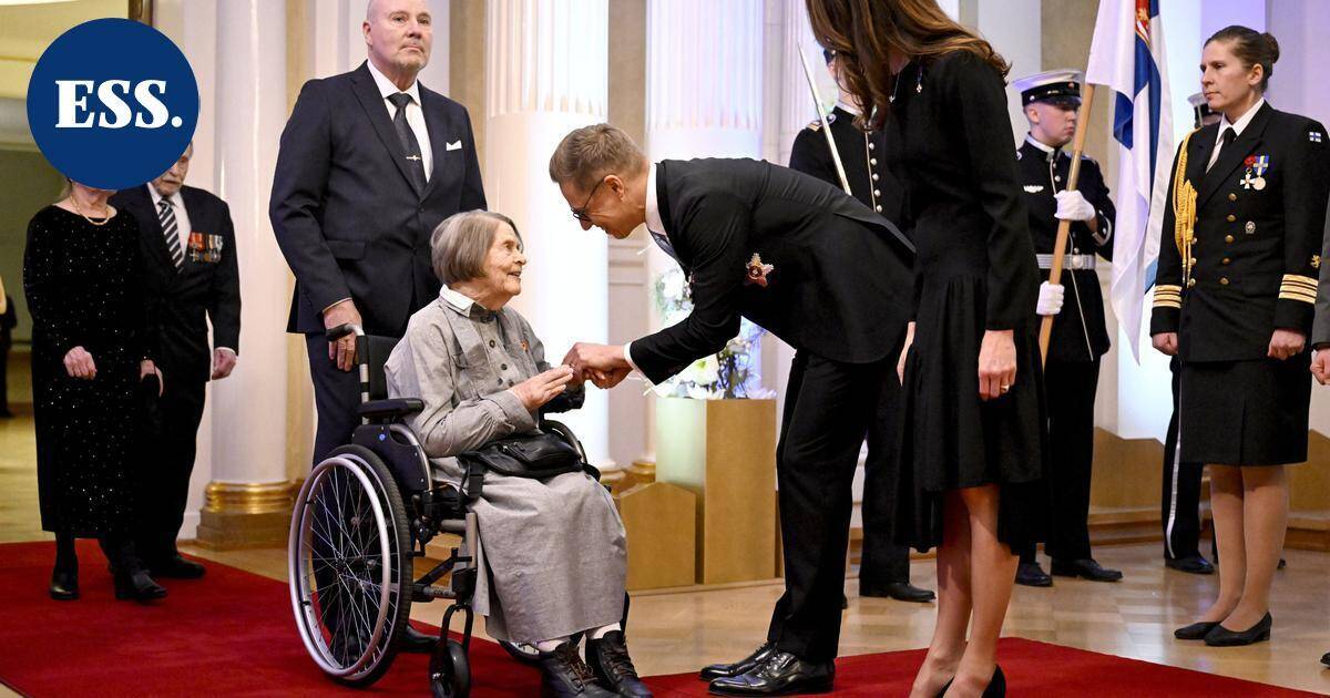 Stubbit ottivat veteraanit ja lotat vastaan Presidentinlinnassa, katso kuvat | Uutissuomalainen