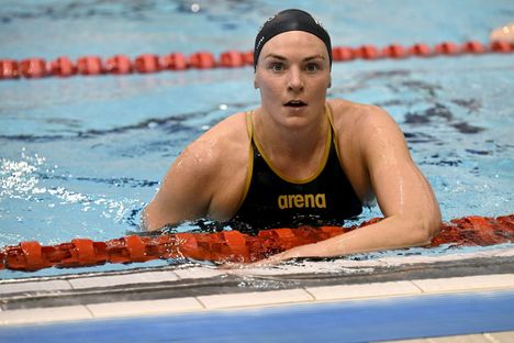 Jenna Laukkanen on mukana arvokisoissa yli kolmen vuoden tauon jälkeen. Kuvassa joensuulainen Helsinki Swim Meet -uintikilpailun finaalissa huhtikuussa 2024.