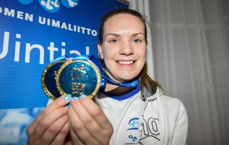 Jenna Laukkanen voitti tuplakultaa lyhyen radan EM-kilpailuissa Netanyassa Israelissa 2015: 50 metrin rintauinnissa ja 100 metrin rintauinnissa.