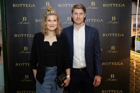 Laura Arffman ja Anssi Pentsinen edustivat yhdessä vuonna 2023. He menivät naimisiin vuonna 2017.