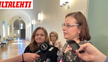 Ihmisiä käveli ulos eduskunnan kohuvaliokunnasta