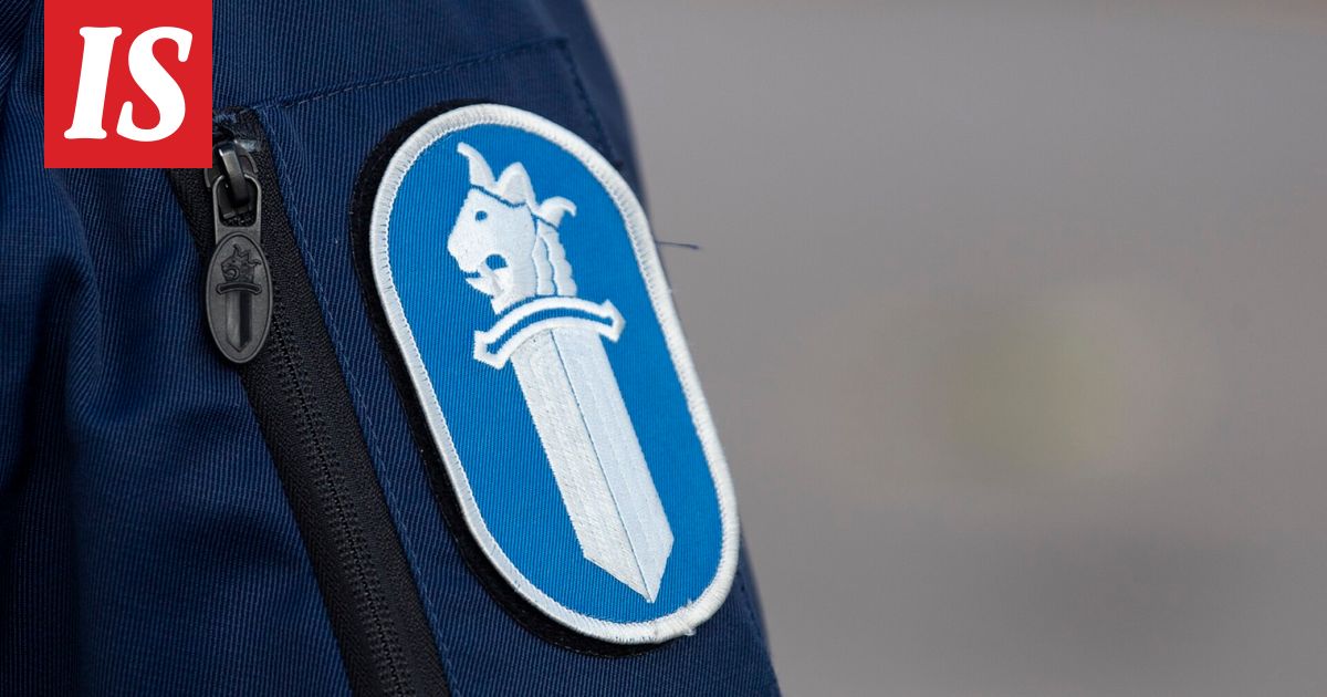 Poliisi pyytää havaintoja jalankulkijaan ja koiraan Espoossa törmänneestä autoilijasta