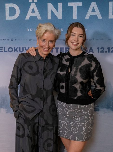 Gaia Wise (oik.) seuraa äitinsä jalanjälkiä näyttelijänä. Eniten hän Thompsonissa ihailee tämän kykyä tuoda rakkautta ja huolenpitoa ”kaikkeen mitä tekee”.