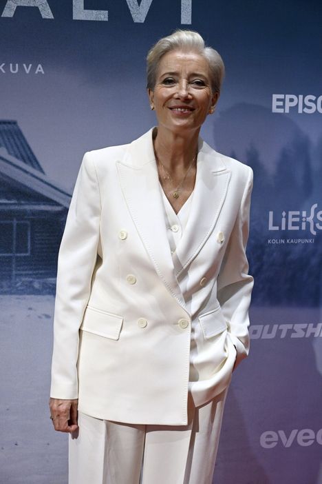 Yksi Thompsonin taktiikka selvitä Suomen kylmyydessä oli vain pysytellä ulkona, sillä jos meni sisälle, tuli heti uudestaan kylmä.