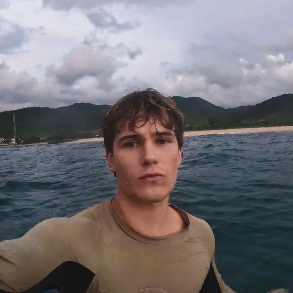 Vapaa-ajallaan Jonas lähtee mielellään vesille.