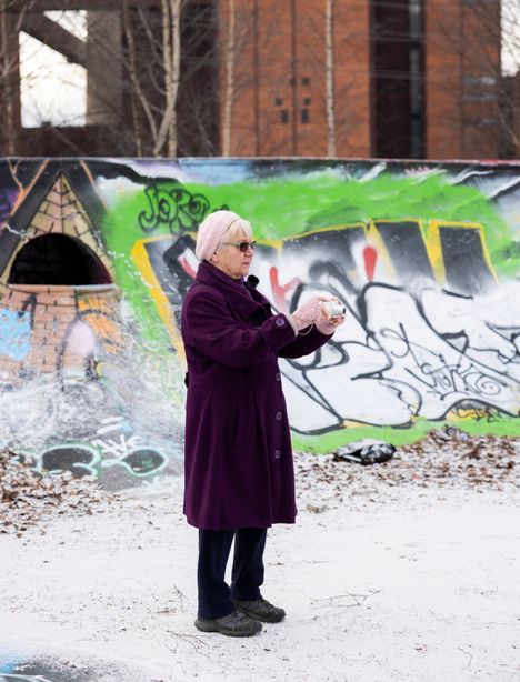 Eeva Ala-Vannesluoman graffitipäivään kuuluu lähes poikkeuksetta Suvilahti.