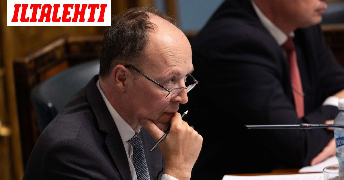 Harvinainen välikohtaus eduskunnassa – Halla-aho reagoi