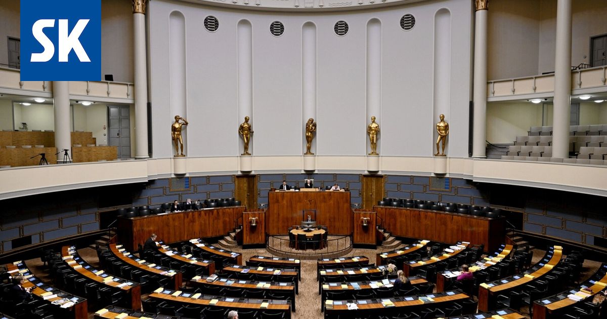 Syyte: Ex-kansanedustaja herjasi aiempaa avustajaansa laiskaksi ja puolille päiville nukkujaksi